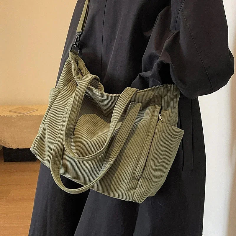 BOLSO TOTE ACANALADO ALMA CON DETALLE DE CUERDA - ZYRO