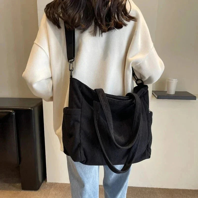 BOLSO TOTE ACANALADO ALMA CON DETALLE DE CUERDA - ZYRO